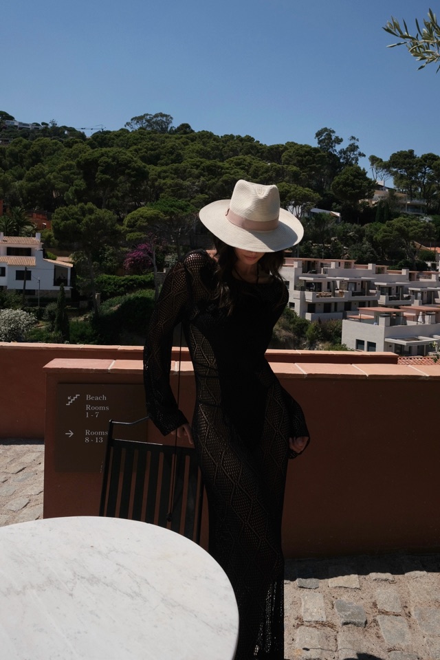Guest arriving at a coastal hotel